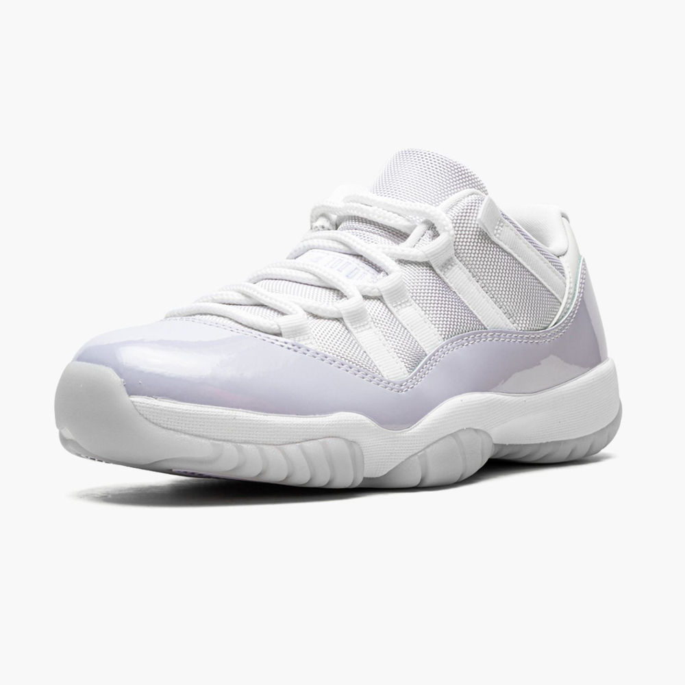 Nike_AIR_JORDAN_11_LOW_WMNS_PURE_VIOLET_AH7860_101_03
