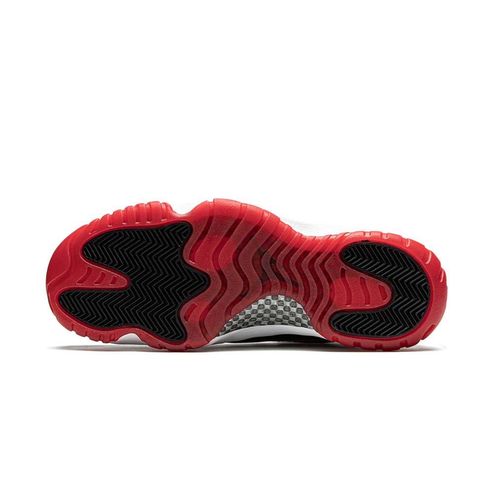 Nike_Air_Jordan_11_Retro_Low_Concord_Bred_AV2187_160_04