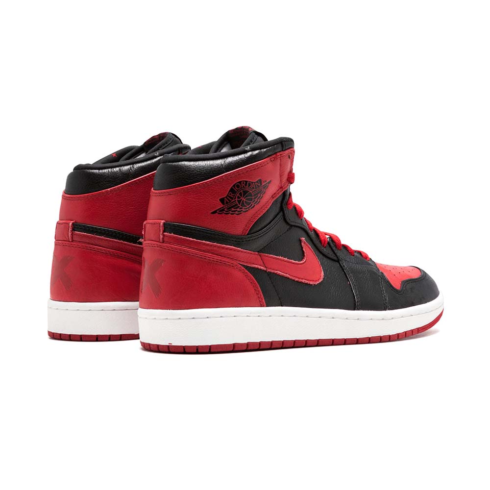 Nike_Air_Jordan_1_Retro_High_Banned_2011_432001_001_02