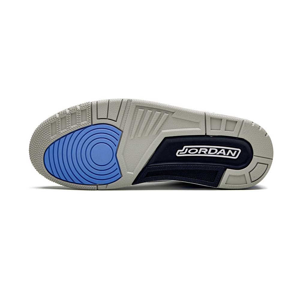 Nike_Jordan_Air_Jordan_3_Retro_UNC_CT8532_104_04