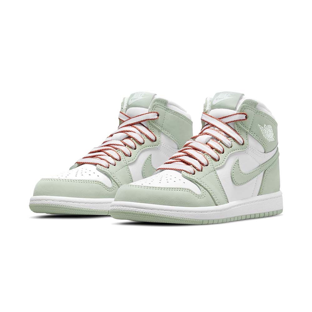 Nike_Wmns_Air_Jordan_1_Retro_High_OG_Seafoam_CD0461_002_01
