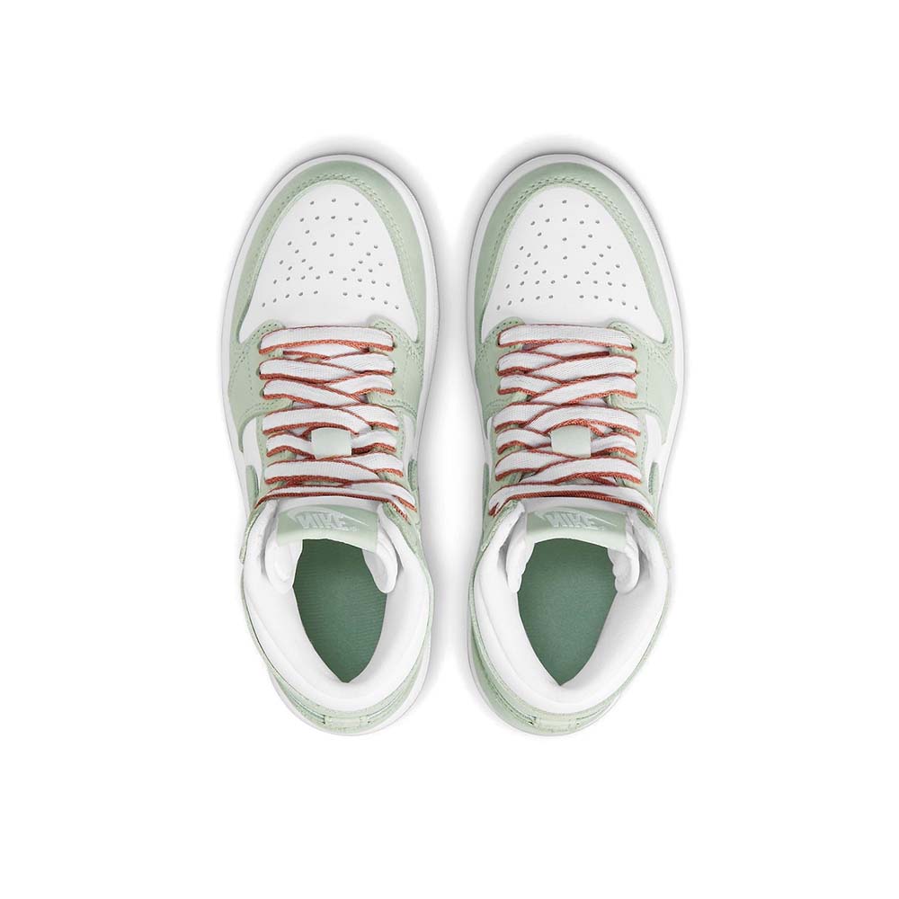 Nike_Wmns_Air_Jordan_1_Retro_High_OG_Seafoam_CD0461_002_03