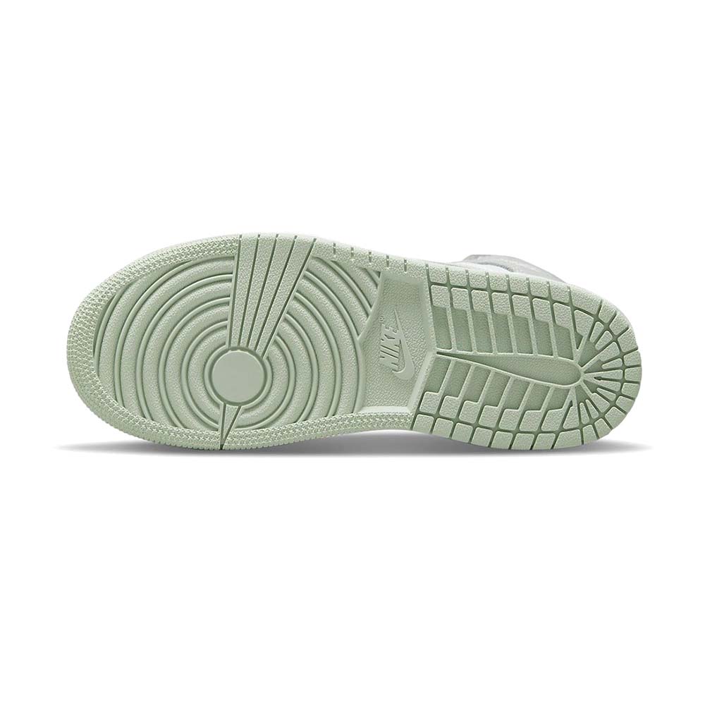 Nike_Wmns_Air_Jordan_1_Retro_High_OG_Seafoam_CD0461_002_05